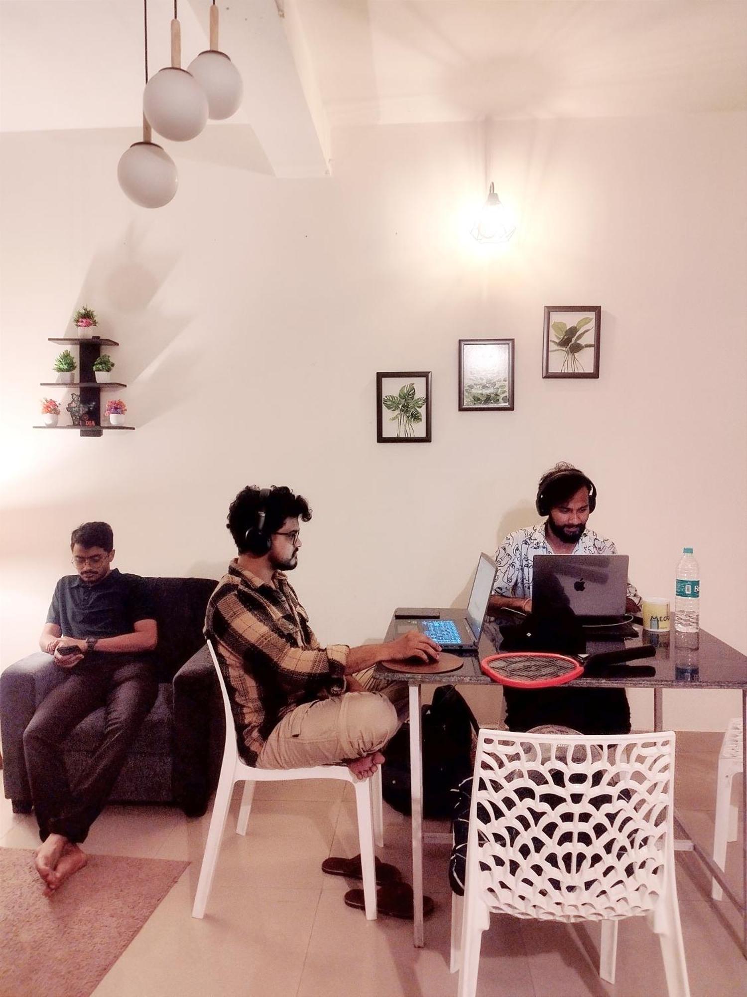 Nomad'S Nest Backpackers Hostel Guwahati Zewnętrze zdjęcie